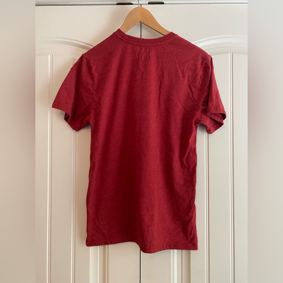 Harry Potter Wizarding World Gryffindor Quidditch Team Captain T Shirt Sz S Red - Picture 5 of 7